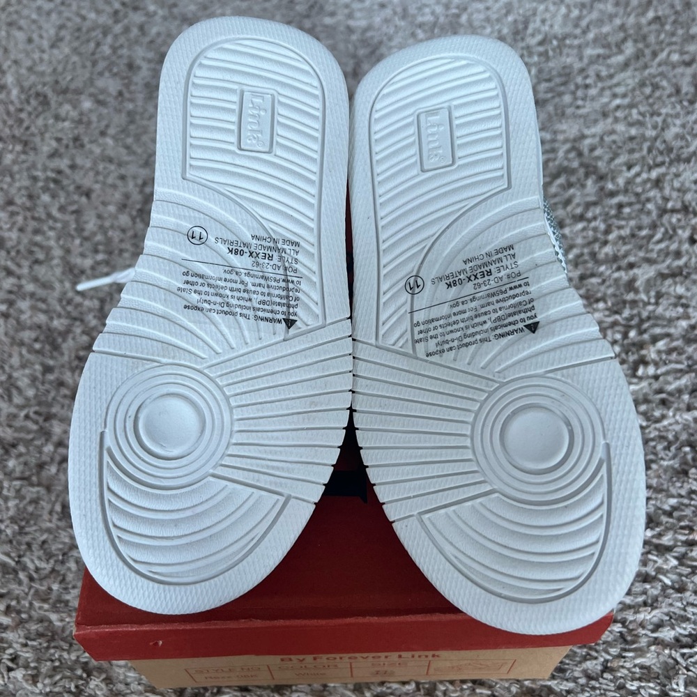 BRAND NEW Rhinestone Sneakers Toddler 11 - Picture 4 of 6